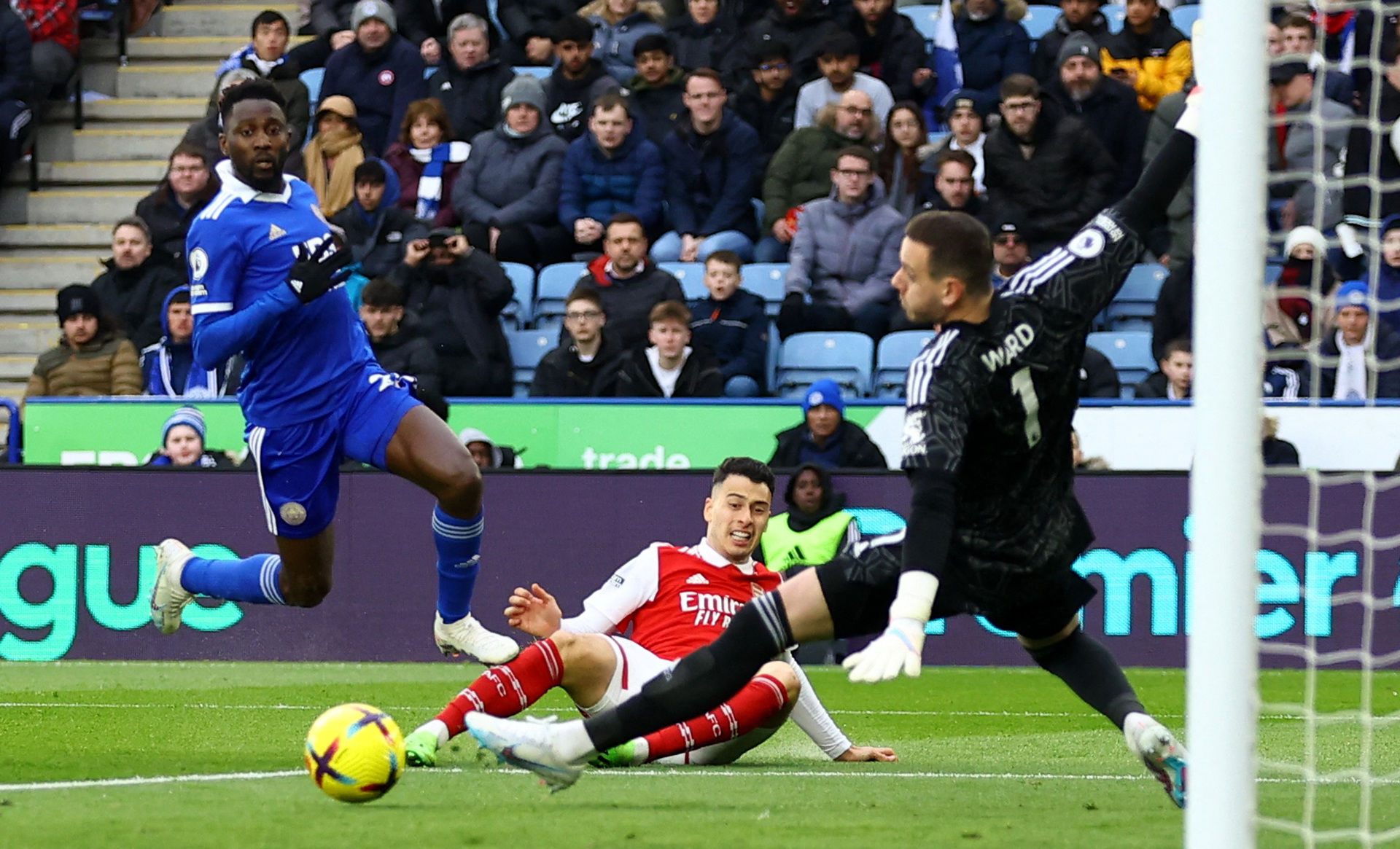 表现得更加 表现得更加